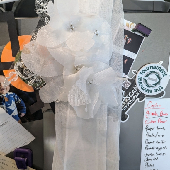 Vera Wang Wedding Dress - Picture 6 of 9